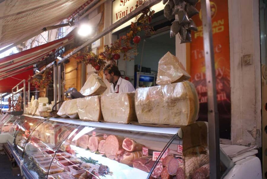 Catania: Guided Street Food Tour with Tastings - Via Crociferi and the churches: sightseeing that doesn’t slow you down