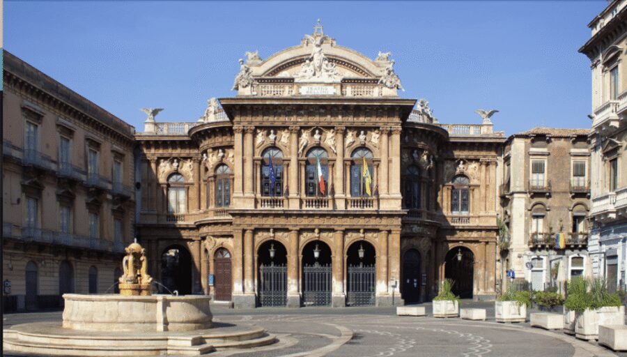 Catania Historic center Walking tour - Piazza dell’Università and the Squares That Make Catania Easy to Map