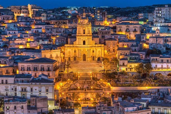 COMMISSARIO MONTALBANO Tour - Ragusa Ibla and Piazza Duomo: Vigata’s main square feeling