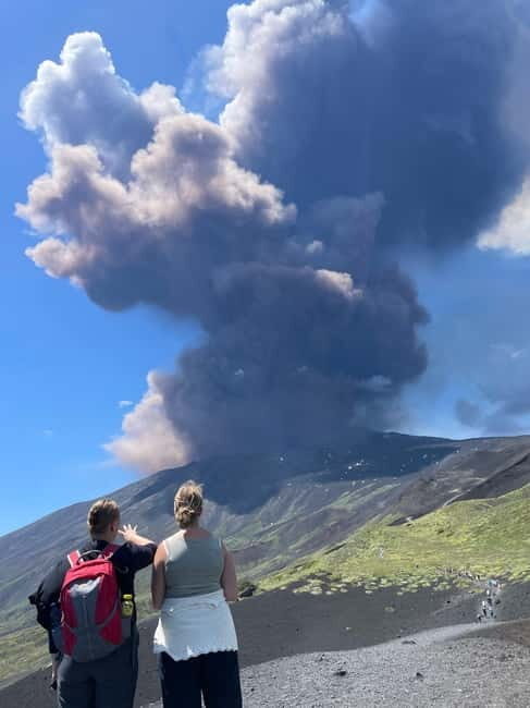 ETNA VOLCANO: Excursion to the Craters of 2002 - Meeting at Etna Nord: what the start is really like