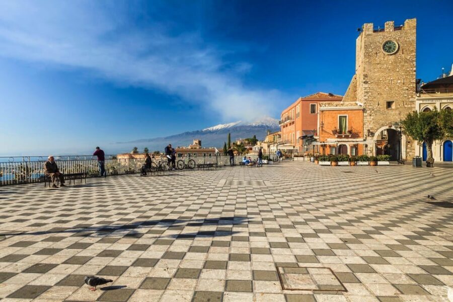 |FROM CATANIA| Etna and Taormina Tour [PRIVATE TOUR] - Photo Stops at Grotta dei Tre Livelli and a Local Producer Tasting