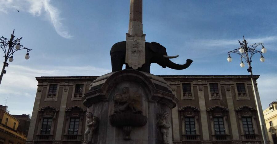 From Naxos: Syracuse, Noto, and Catania Baroque Tour - Ortigia walk: Temple of Apollo, Duomo square, and Aretusa fountain