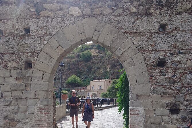 Godfather Private Tour - Casalvecchio Siculo: Francesco e Paolo church and a calmer pace