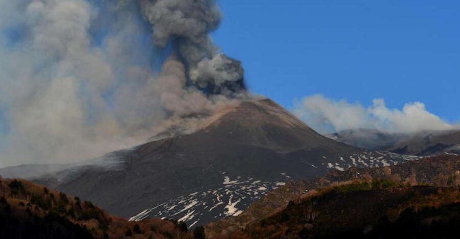 Mount Etna & Taormina Multi-language Tour from Palermo - Mount Etna: what you get at 1,900 meters (and what can change)