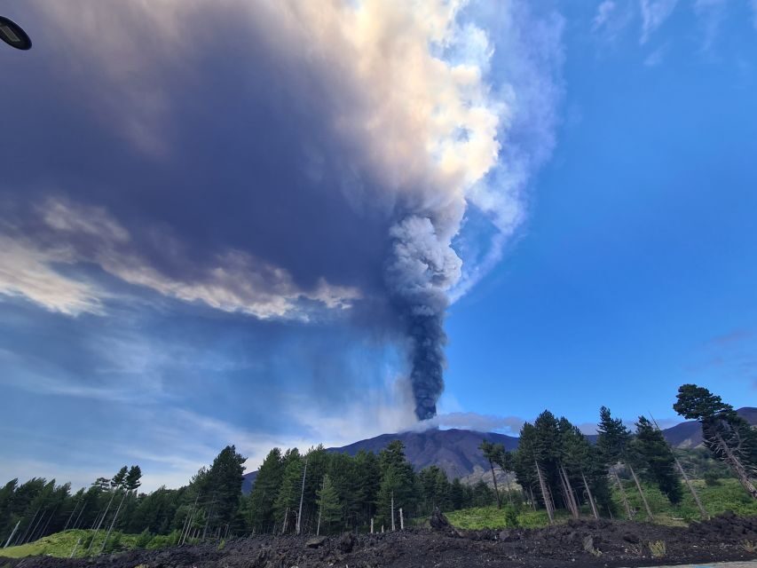 Sicily: Mount Etna 4x4 Jeep Tour with Lava Caves & Forests - First stop: the 2002 lava front at 1100 meters